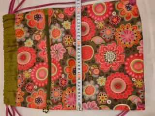 Mochila con estampado floral