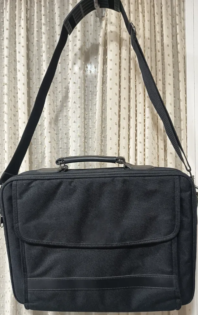 Maletín para portátil de tela reforzado negro