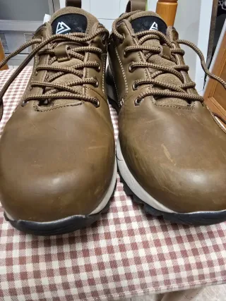 Botas de montaña mujer marrones. De piel. Poco uso