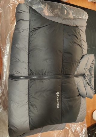 Abrigo Columbia Negro y Gris