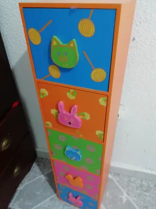 Mesita cajonera infantil con dibujos