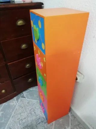 Mesita cajonera infantil con dibujos