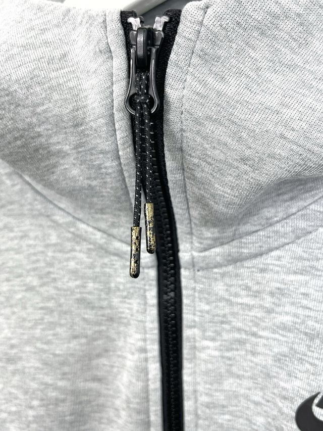 Felpa Nike Tech con cerniera Y2K grigia retrò