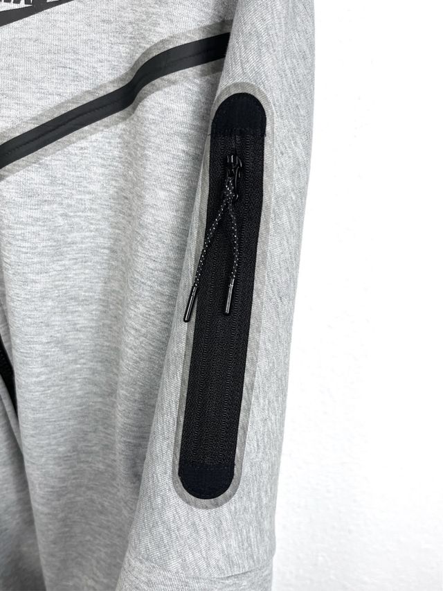 Felpa Nike Tech con cerniera Y2K grigia retrò