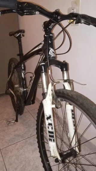 Bicicleta Montaña scott Negra