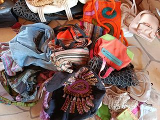 Diferentes bolsos, carteras.