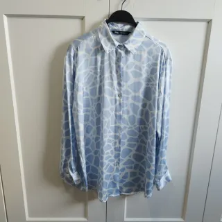 Camisa Zara Estampada Azul y Blanca