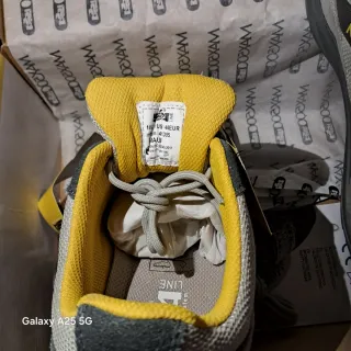 Zapatillas de trabajo DOEXAM grises y amarillas