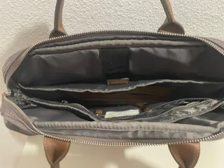 Portafolios Gris y Marrón