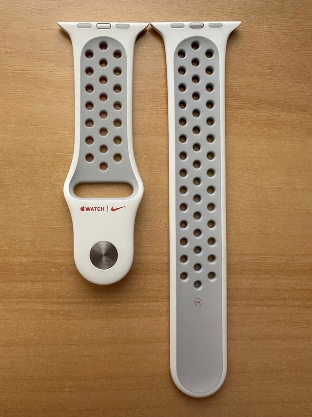 Apple Watch X Nike 44mm. Pulseira Pride 2020 M/L