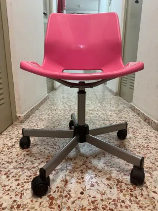 Sedia a rotelle - in plastica