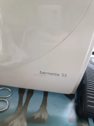 Máquina de coser bernette 55