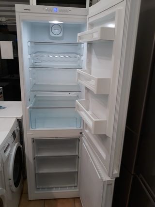 Nevera Liebherr Blanca