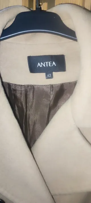 Vari cappotti, ognuno a 5€