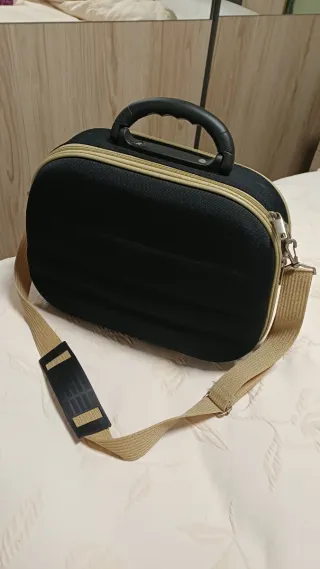 Maletín viaje semirígido neceser maquillaje Juvena