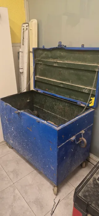 Arcon Caja Herramientas Azul Ruedas