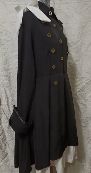 Vestido gótico medieval negro y rojo