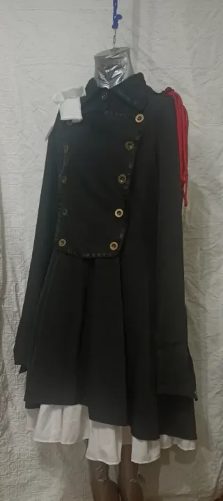 Vestido gótico medieval negro y rojo