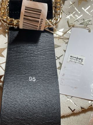 Cinturón negro con hebilla dorada 95 cm a estrenar