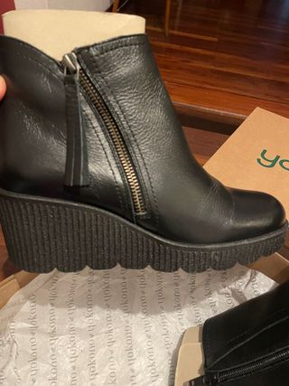 Botines Yokono cuña negros sin estrenar T37