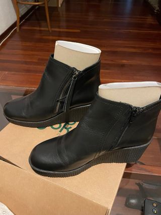 Botines Yokono cuña negros sin estrenar T37
