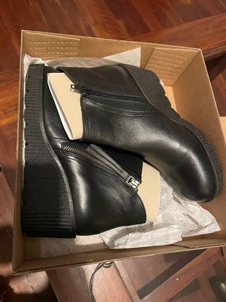 Botines Yokono cuña negros sin estrenar T37