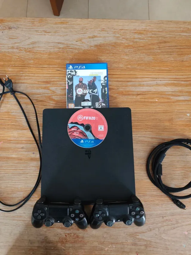 PS4 (PlayStation 4) + 2 Mandos + 2 Juegos