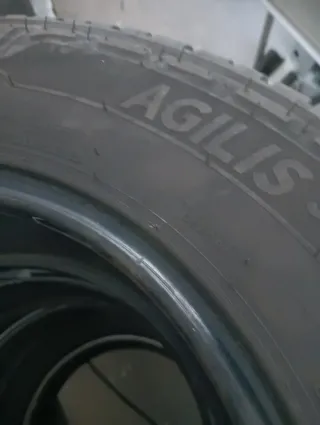 Neumáticos Michelin Agilis 215/70 R 15 C