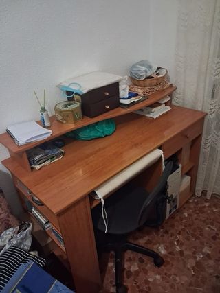 Escritorio de madera