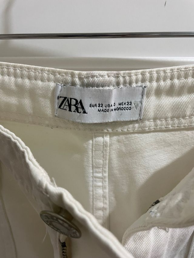 Pantalón cargo Zara blanco