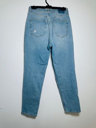 Pantalón vaquero Bershka desgarrado Talla M