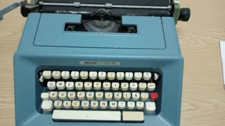 Máquina de escribir Olivetti Studio 46