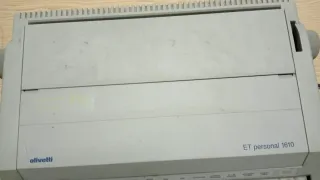 Máquina de escribir Olivetti Studio 46