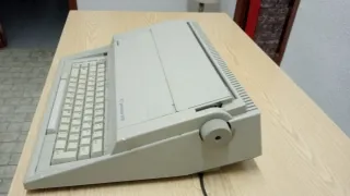 Máquina de escribir Olivetti Studio 46