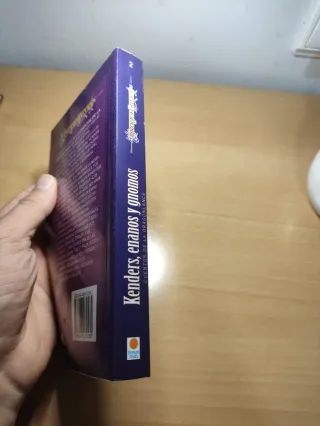 Kenders, enanos y gnomos: Cuentos primera trilo...