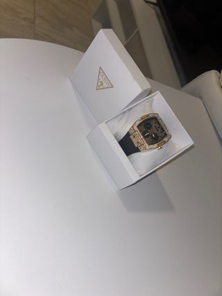 Reloj Guess Dorado y Negro Nuevo Con Su Caja