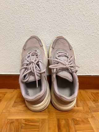 Zapatillas Adidas Ozelle Cloudfoam para mujer.