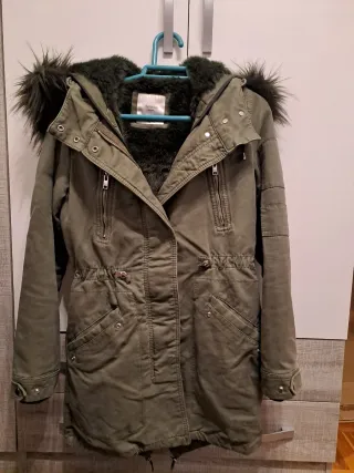 Parka Verde Bershka con Forro Pelo
