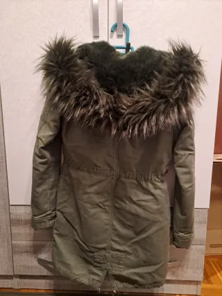 Parka Verde Bershka con Forro Pelo