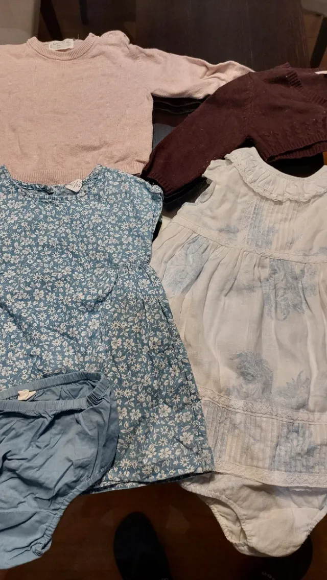 Lote vestidos Lola, Gocco, Gap, peto vaq Zara 24m