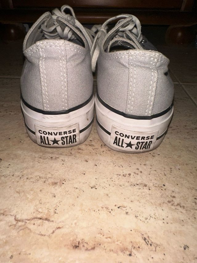 Converse grises plataforma