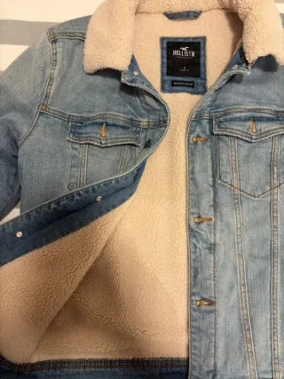 Cazadora vaquera Hollister con borreguito