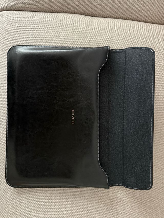 Funda Maroo Piel Surface Book hasta 14”