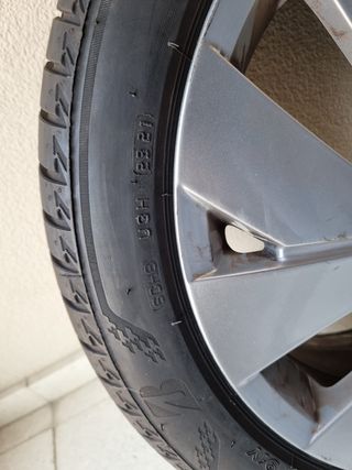 4 Ruedas de  Volkswagen 225/45R17