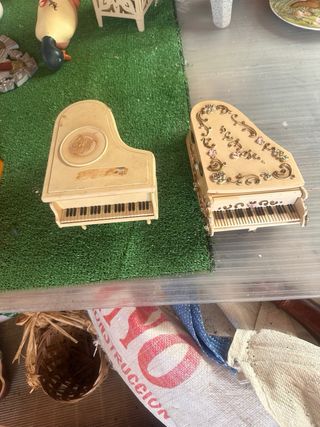 Pianos de cola miniatura decorativo