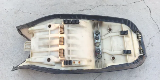 Asiento Suzuki GSX 600/750 F