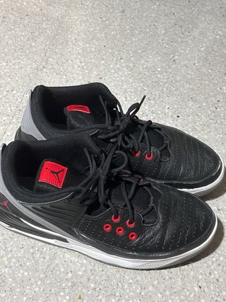 Jordan Max Aura 5 Zapatillas Negras Rojas