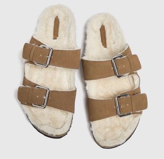 Sandalias piel y pelito de Pull and Bear