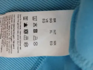 Sudadera muy cuidada. Apenas uso.