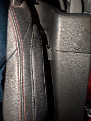 Soporte hebilla cinturón Mazda MX5 / Abarth 124